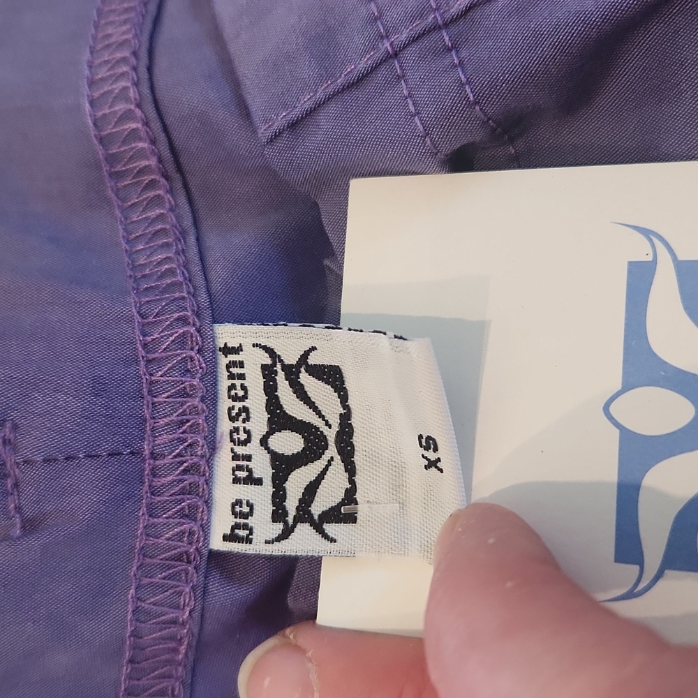 Be Present Yoga Shorts - Picture 3 of 5